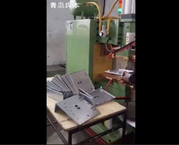 焊本中频点焊机